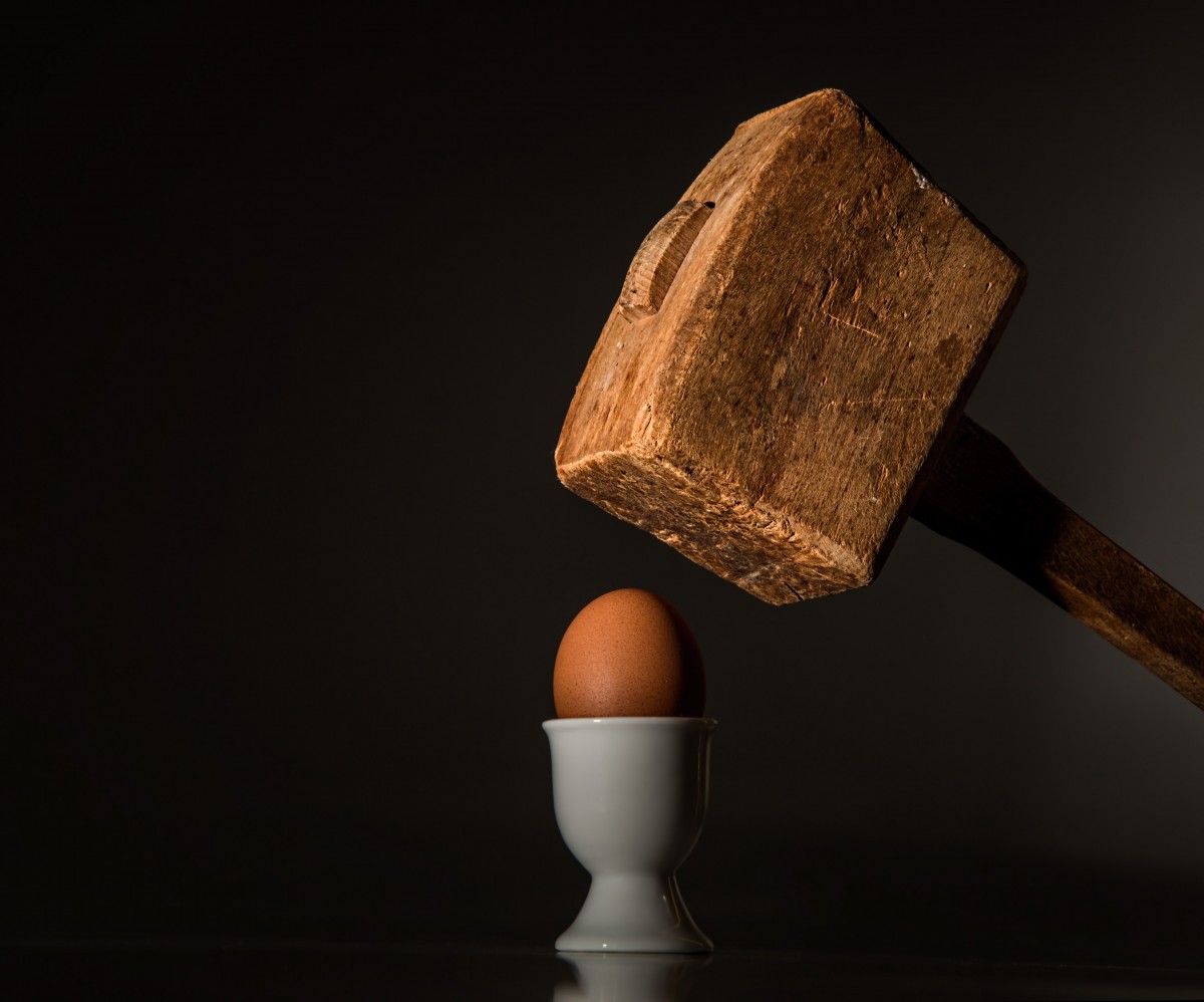 egg_hammer_threaten_violence_fear_intimidate_hit_beat-767438.jpgd_
