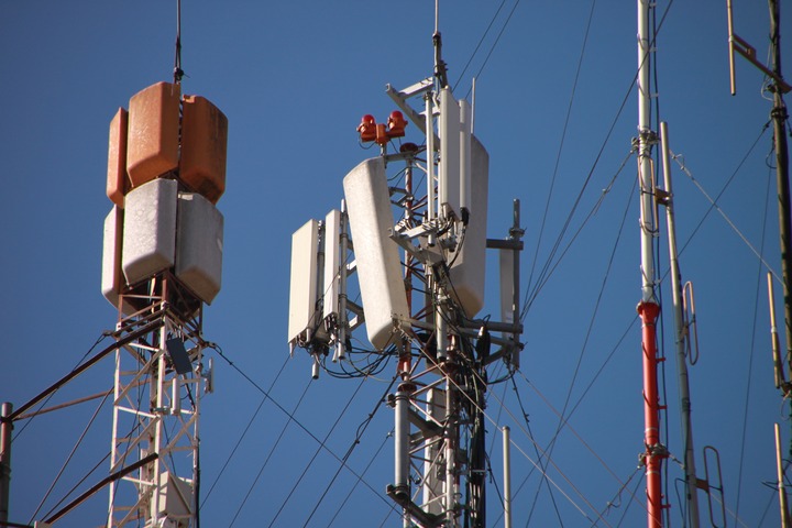 sky-technology-building-antenna-vehicle-tower-1136671-pxhere.com_720x480px